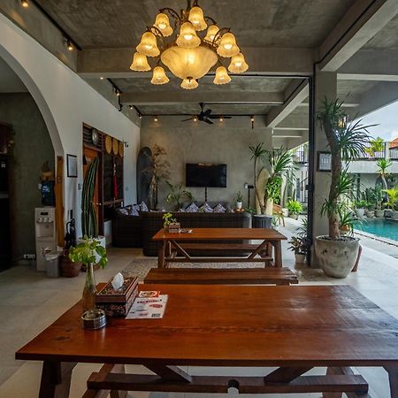The Breeze Stay And Surf Canggu Eksteriør billede