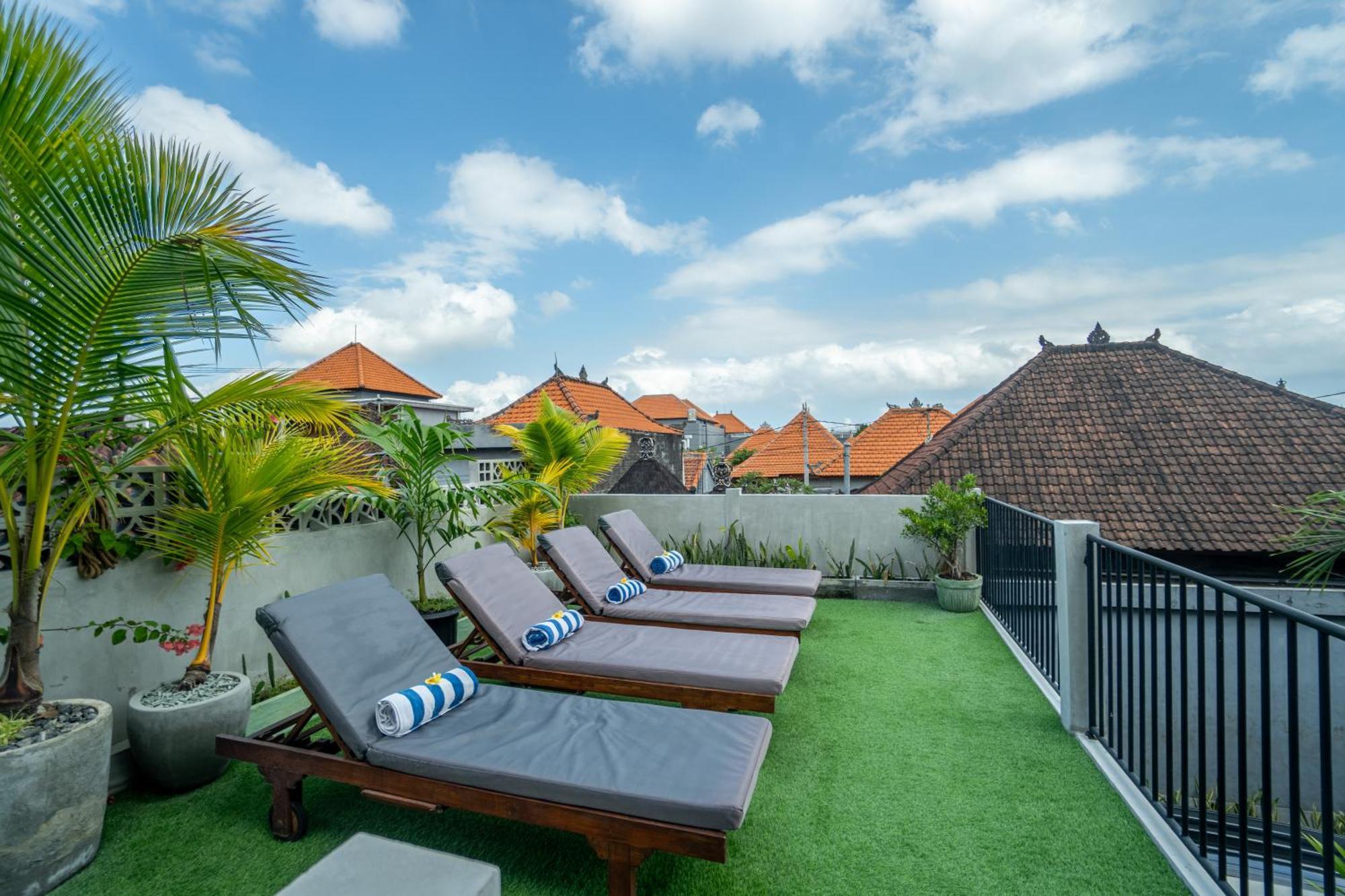 The Breeze Stay And Surf Canggu Eksteriør billede