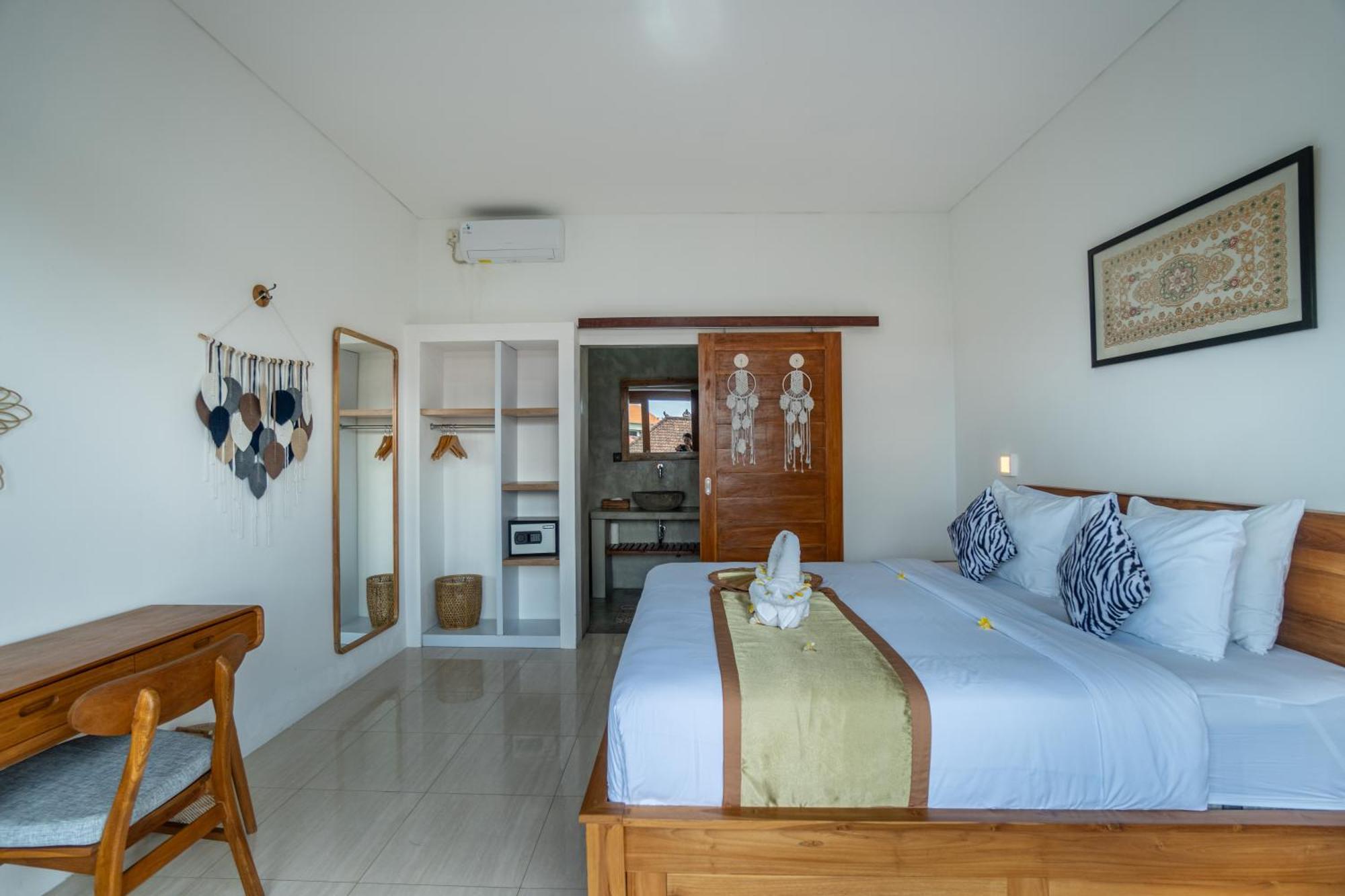 The Breeze Stay And Surf Canggu Eksteriør billede