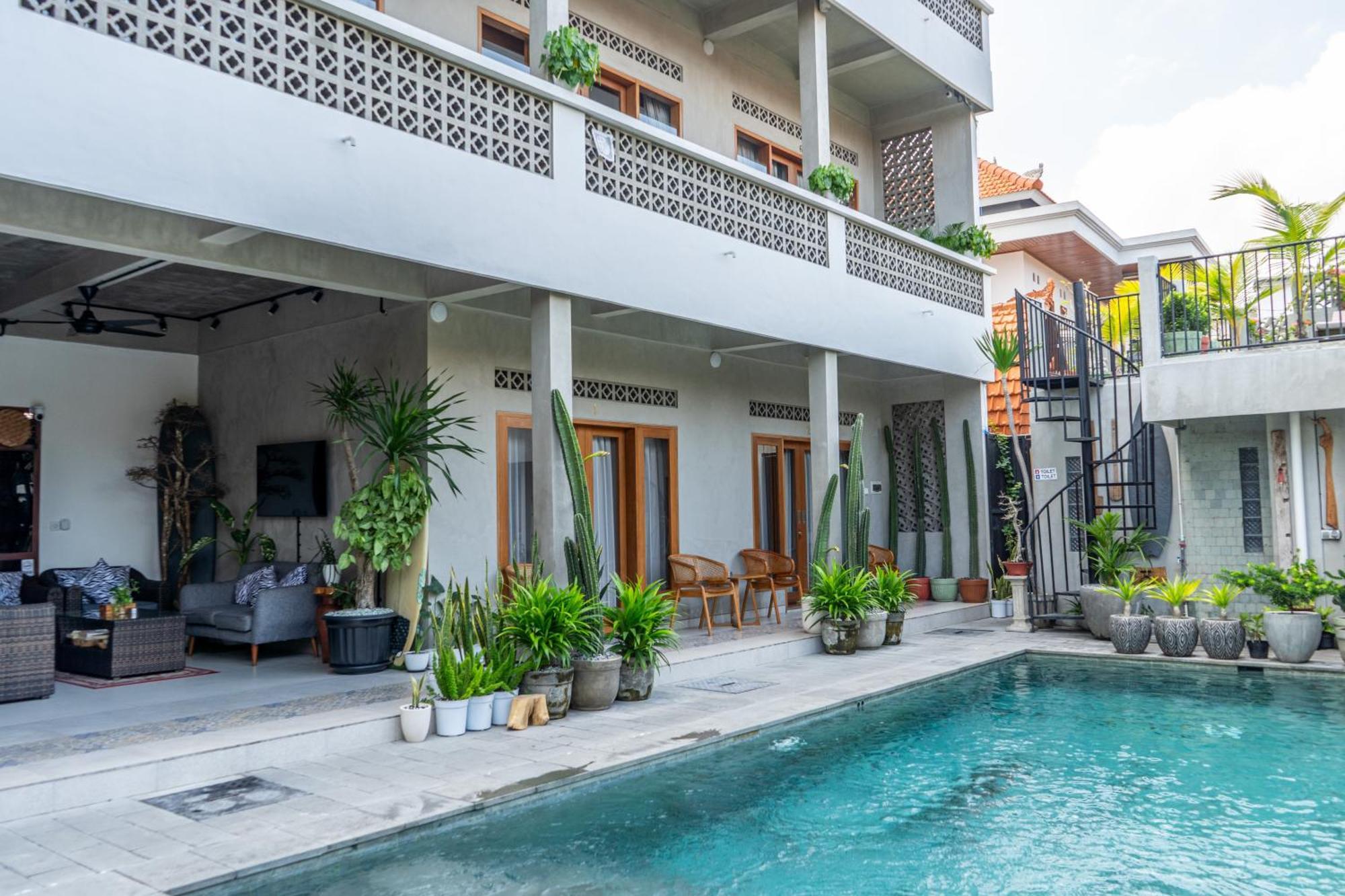 The Breeze Stay And Surf Canggu Eksteriør billede