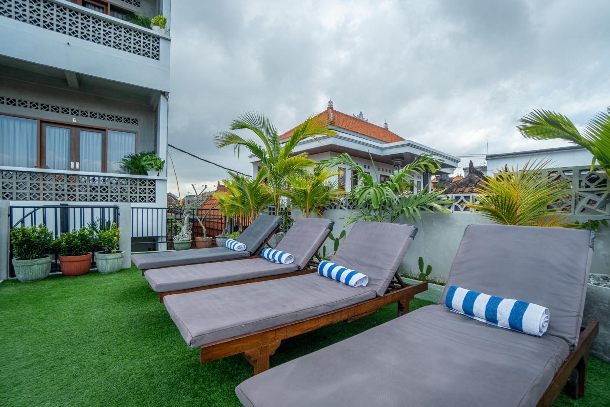 The Breeze Stay And Surf Canggu Eksteriør billede