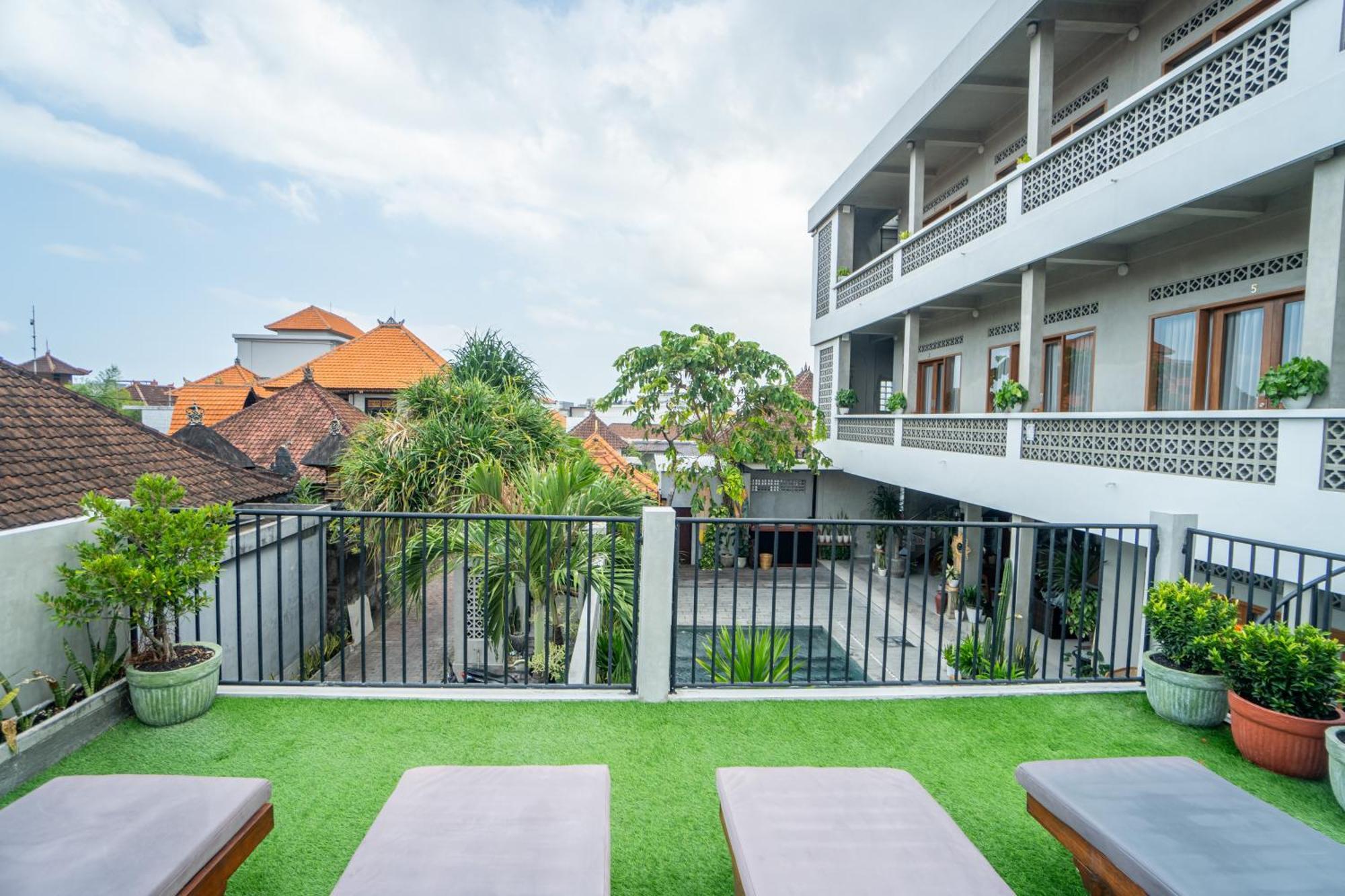 The Breeze Stay And Surf Canggu Eksteriør billede